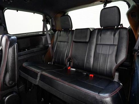 Used 2017 Dodge Grand Caravan GT image 19