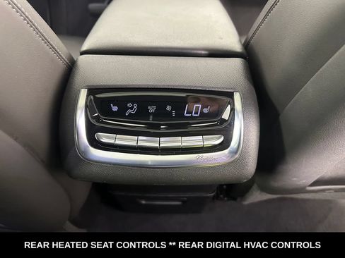 Used 2022 Cadillac XT6 Premium Luxury w/ Technology Package AWD/4WD image 33