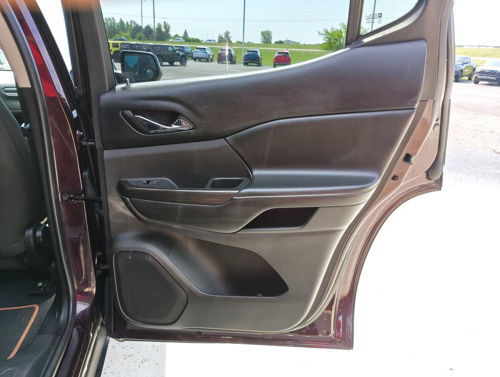 Used 2018 GMC Acadia SLE w/ Driver Alert Package I AWD/4WD image 17