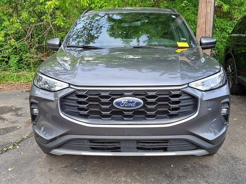 Certified 2025 Ford Escape ST-Line Select AWD/4WD image 2