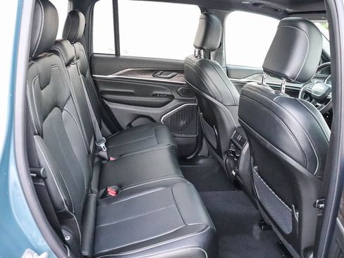 New 2026 Jeep Grand Cherokee Limited AWD/4WD image 18