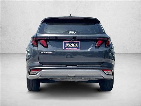 Used 2025 Hyundai Tucson SE FWD image 4