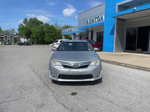 Used 2014 Toyota Camry XLE w/ Leather Package image 3