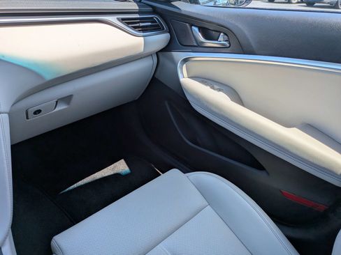 Used 2025 Genesis G70 2.5T AWD/4WD image 10