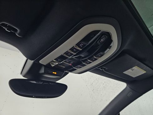 Used 2017 Porsche Macan S AWD/4WD image 31