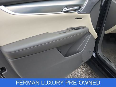 Used 2021 Cadillac XT5 Premium Luxury image 11