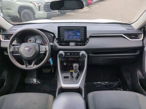 Used 2022 Toyota RAV4 LE FWD image 14