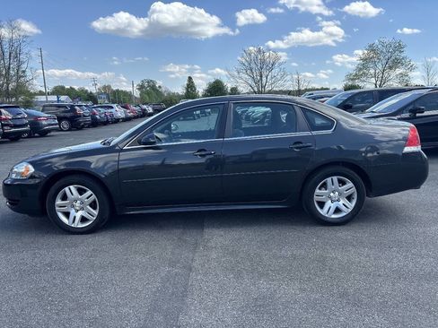 Used 2016 Chevrolet Impala LT FWD image 3