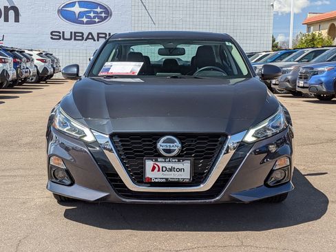 Used 2019 Nissan Altima 2.5 SL FWD image 2