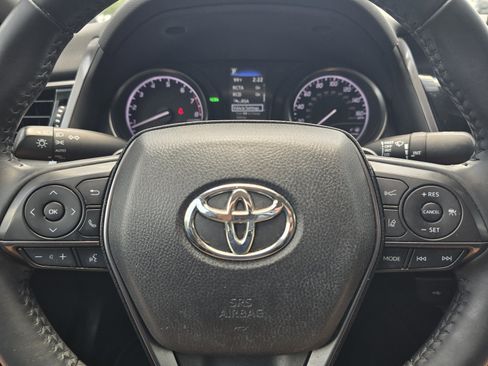Used 2021 Toyota Camry SE w/ Convenience Package FWD image 24