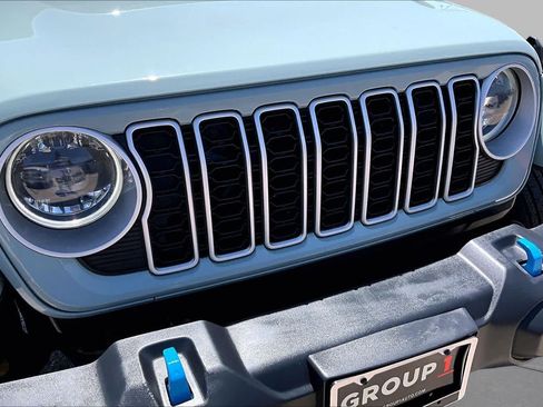 Used 2024 Jeep Wrangler Unlimited Sahara AWD/4WD image 29