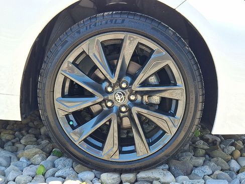 Used 2024 Toyota Corolla SE FWD image 18