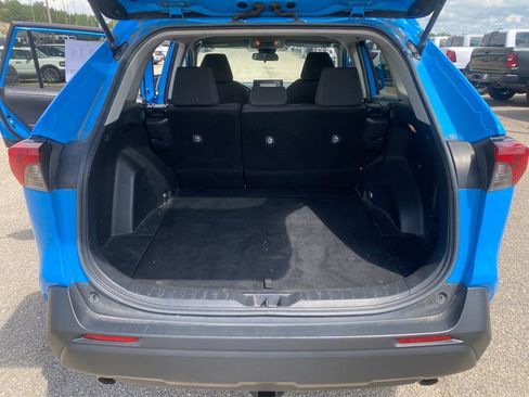 Used 2020 Toyota RAV4 LE FWD image 21