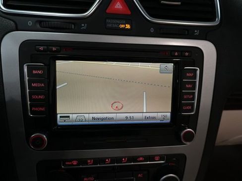 Used 2012 Volkswagen Eos Executive image 22