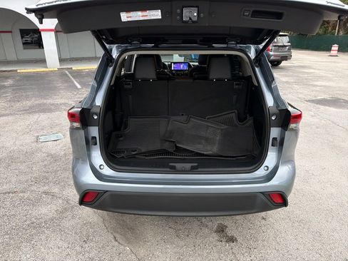 Used 2023 Toyota Highlander L image 34