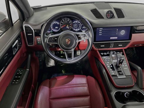 Certified 2023 Porsche Cayenne S Platinum w/ Premium Package Plus image 23