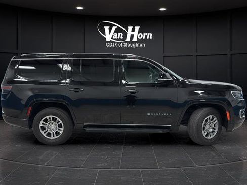 Used 2023 Jeep Wagoneer 4WD image 8