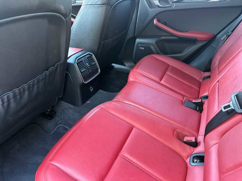 Used 2021 Porsche Macan S image 14