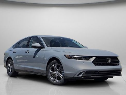 New 2026 Honda Accord EX-L image 2