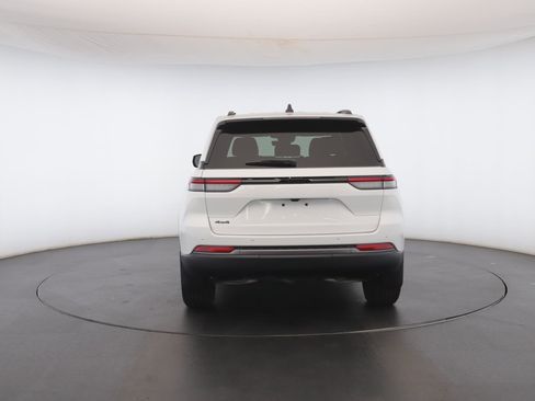 New 2026 Jeep Grand Cherokee Altitude AWD/4WD image 22