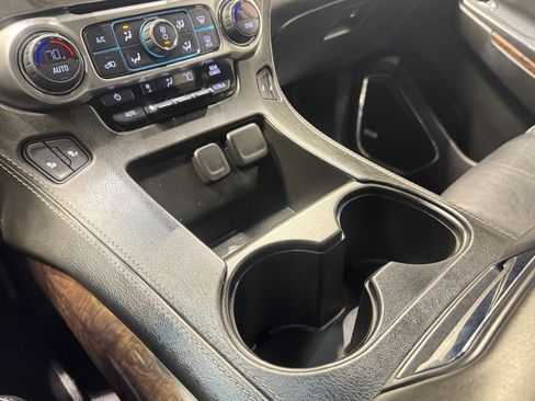 Used 2019 Chevrolet Suburban LT w/ LT Signature Package image 13