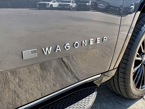 Used 2023 Jeep Wagoneer 2WD image 46