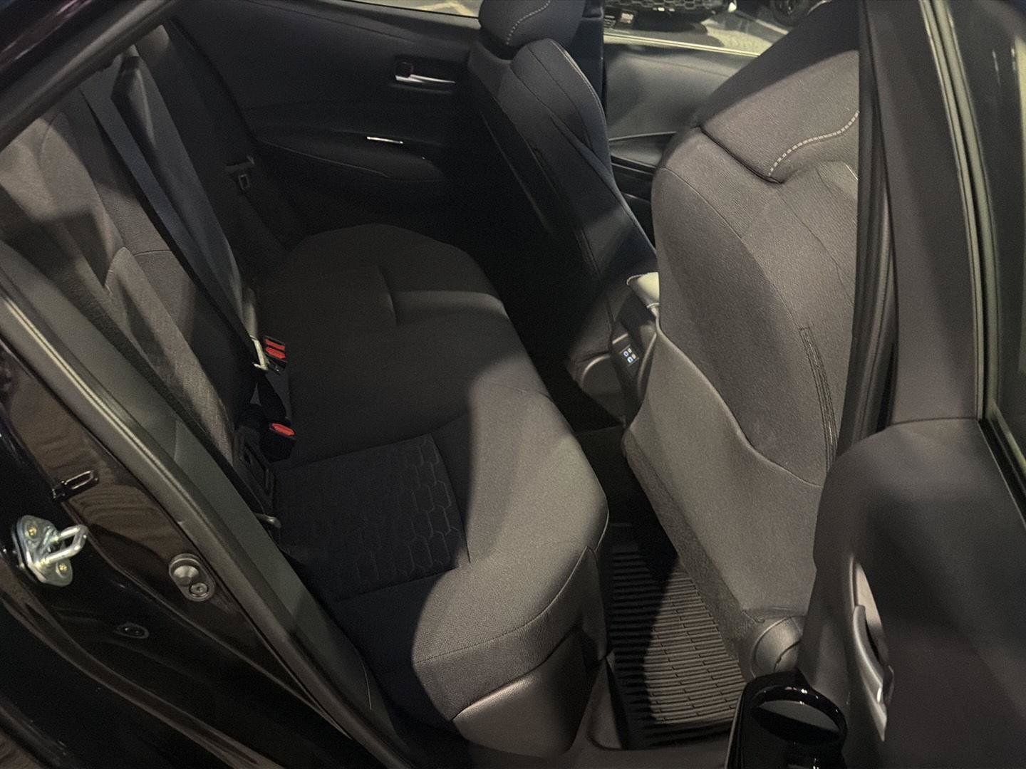 Certified 2025 Toyota Corolla SE w/ SE Package FWD image 12