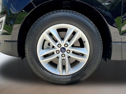 Used 2018 Ford Edge SEL w/ Equipment Group 201A AWD/4WD image 32