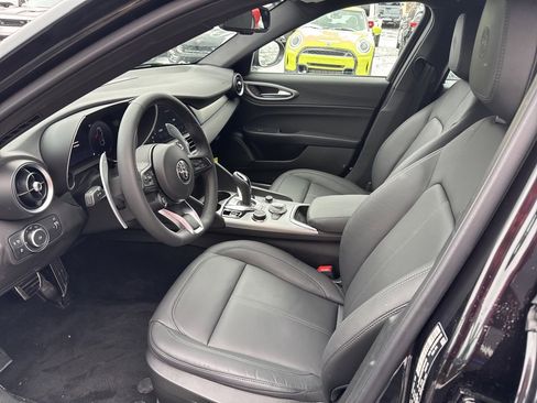 New 2025 Alfa Romeo Giulia image 11
