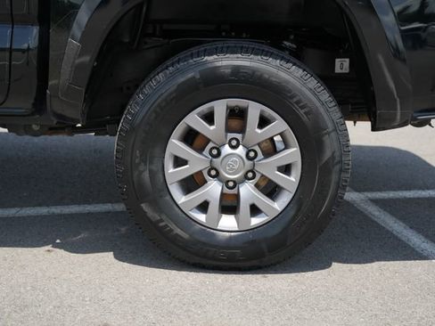Used 2019 Toyota Tacoma SR5 RWD image 39