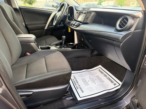 Used 2017 Toyota RAV4 LE FWD image 11