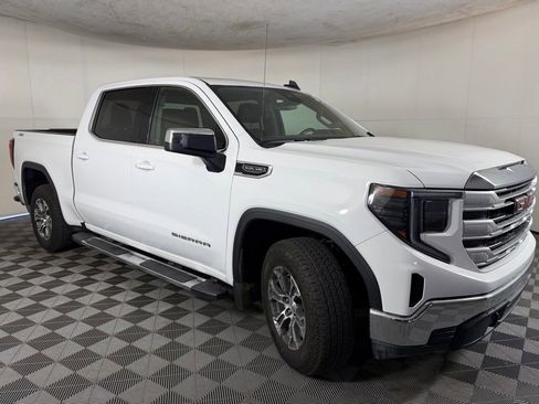 Used 2023 GMC Sierra 1500 SLE AWD/4WD image 4