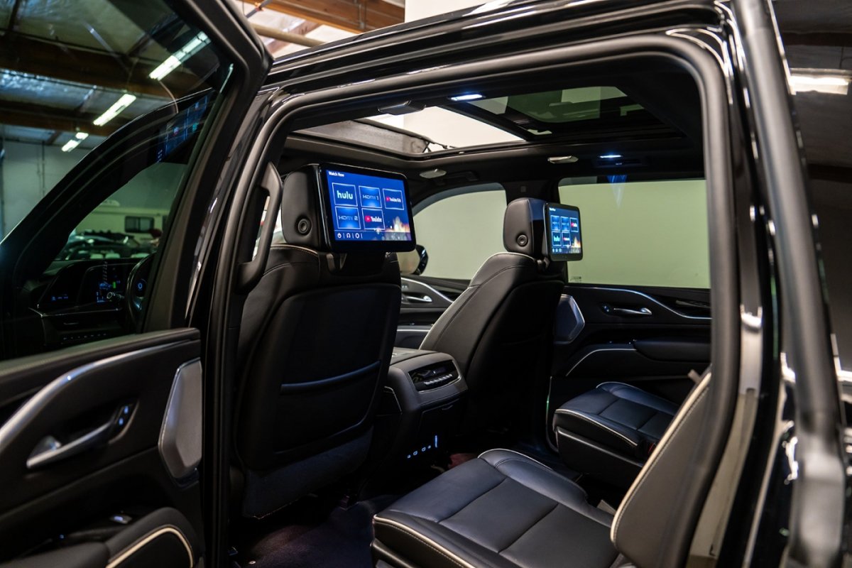 Used 2023 Cadillac Escalade ESV Sport w/ Touring Package AWD/4WD image 7