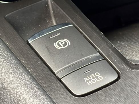 Used 2026 Nissan Kicks SV FWD image 19