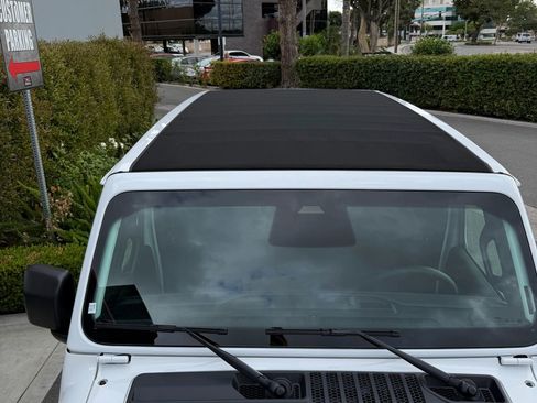 Used 2025 Jeep Wrangler Unlimited Sahara w/ Safety Group image 11