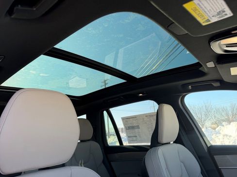New 2026 Volvo XC90 B6 Plus w/ Protection Package Premier AWD/4WD image 9