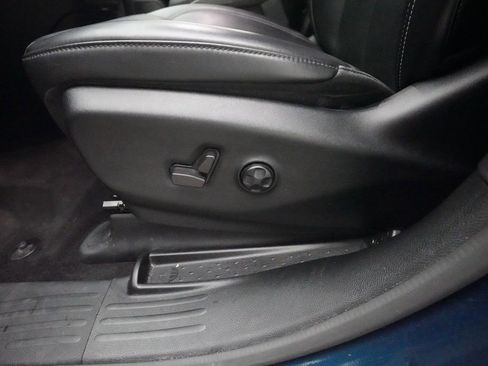 Used 2023 Chrysler Pacifica Touring-L w/ S Appearance Package image 30