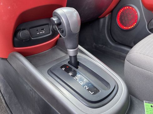 Used 2010 Kia Soul Sport FWD image 24