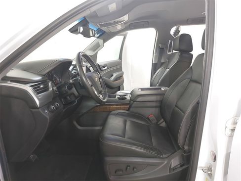 Used 2018 Chevrolet Suburban LT image 21