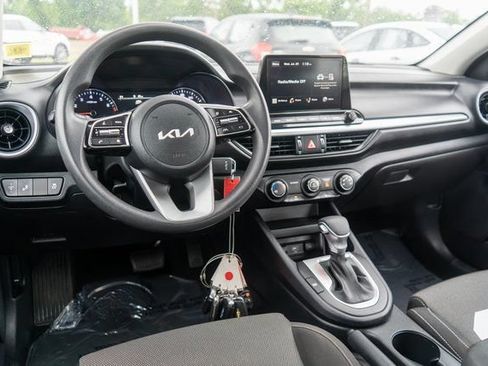 Used 2024 Kia Forte LXS w/ LXS Technology Package FWD image 12