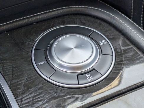 Used 2024 INFINITI QX80 Luxe image 16