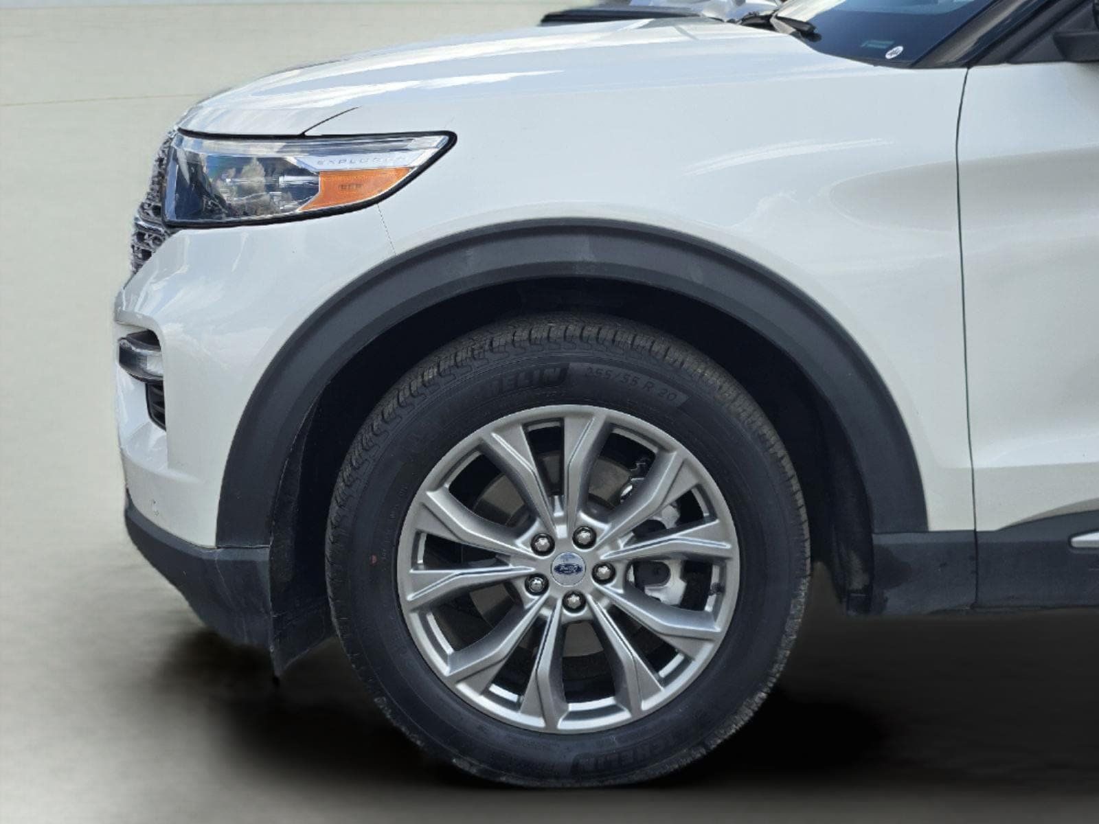 Used 2023 Ford Explorer Limited w/ Equipment Group 301A AWD/4WD image 8