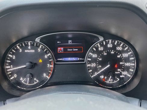 Used 2020 Nissan Pathfinder Platinum FWD image 12