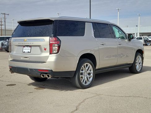 Used 2024 Chevrolet Suburban High Country w/ Advanced Technology Package image 4