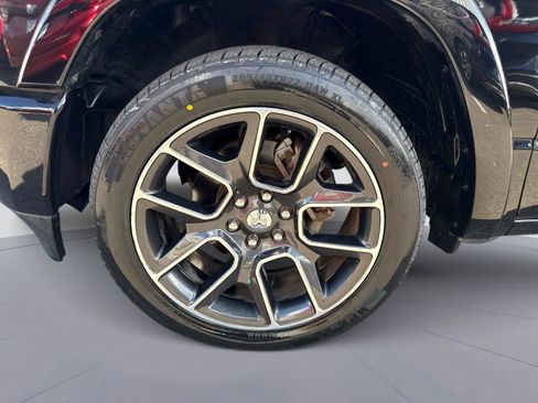 Used 2019 RAM 1500 Laramie image 11