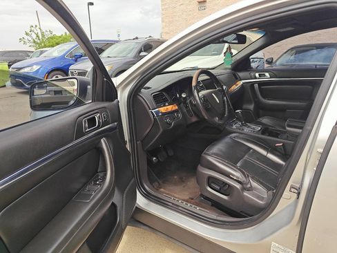 Used 2013 Lincoln MKS FWD image 9