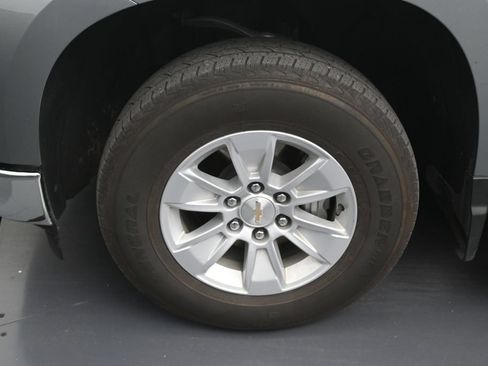 Used 2024 Chevrolet Silverado 1500 LT RWD image 9