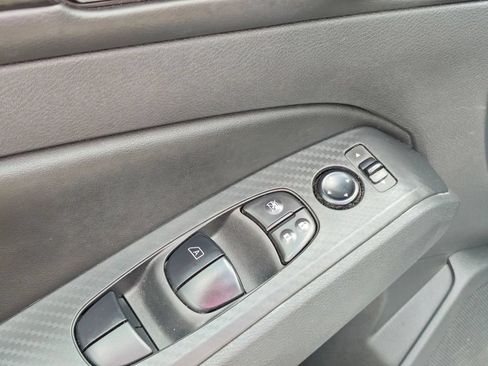 Used 2024 Nissan Altima 2.5 SV FWD image 14