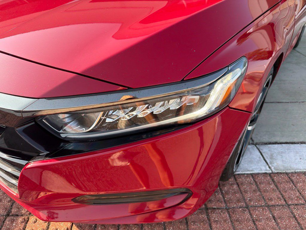 Used 2018 Honda Accord Sport image 11