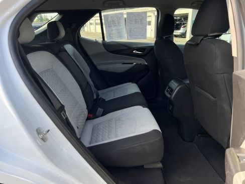 Used 2022 Chevrolet Equinox LS w/ Driver Confidence II Package AWD/4WD image 10